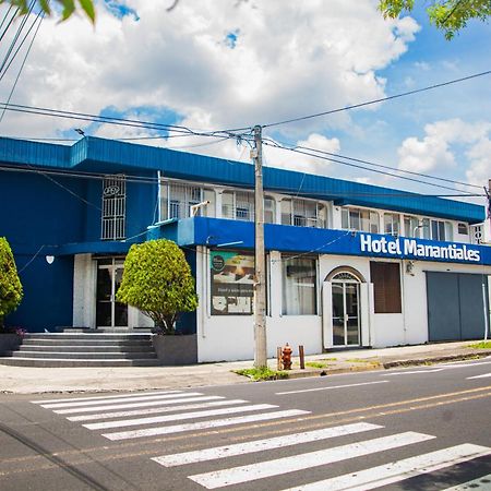 Hotel Manantiales El Salvador Сан Салвадор Екстериор снимка