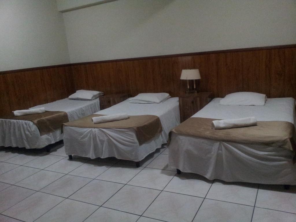 Hotel Manantiales El Salvador Сан Салвадор Стая снимка